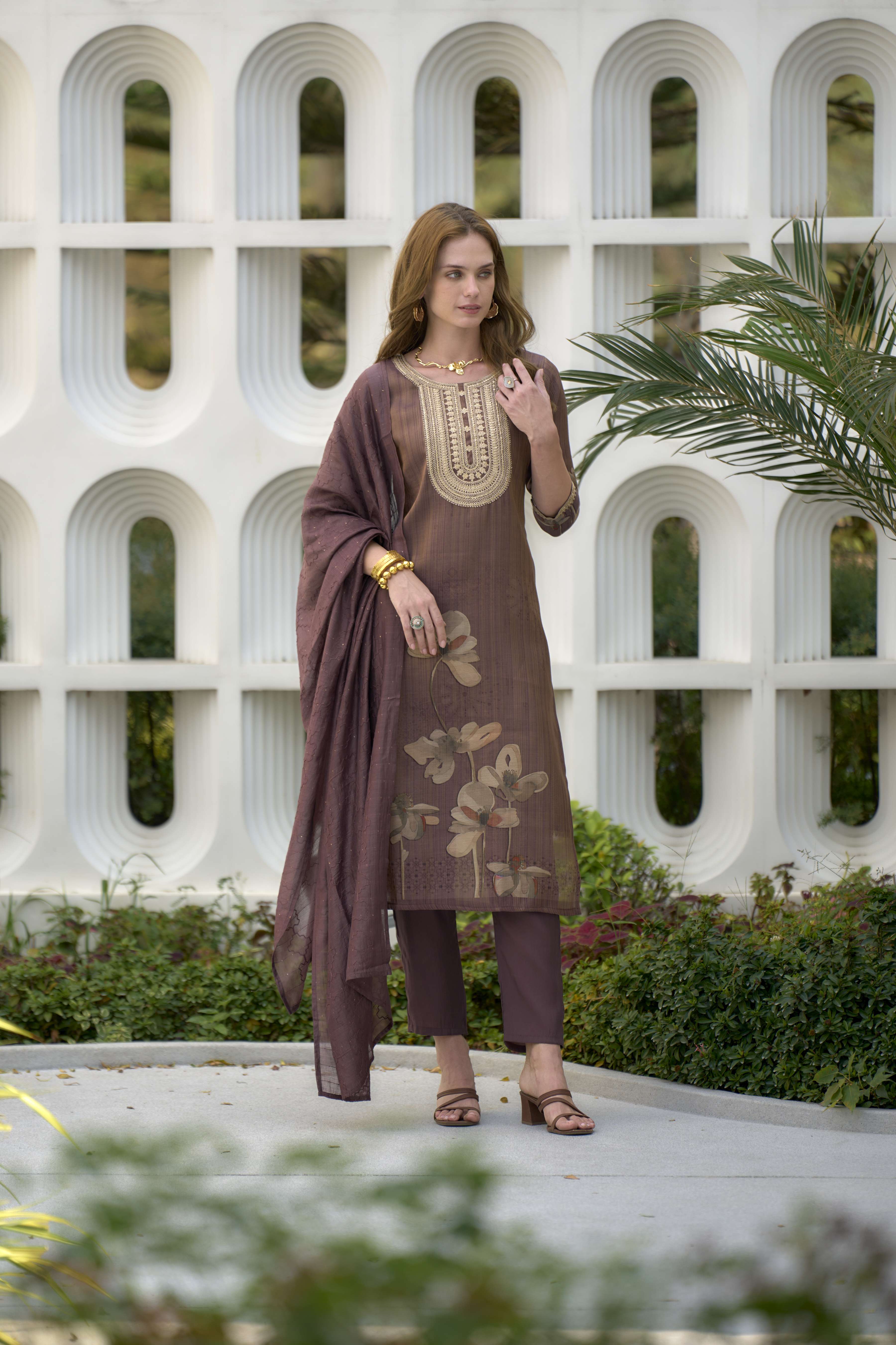 STH PRESENTS KRISHNA EXPORT DESIGNER FANCY KURTIS CATALOG WHOLESALER AND EXPORTER IN SURAT 
