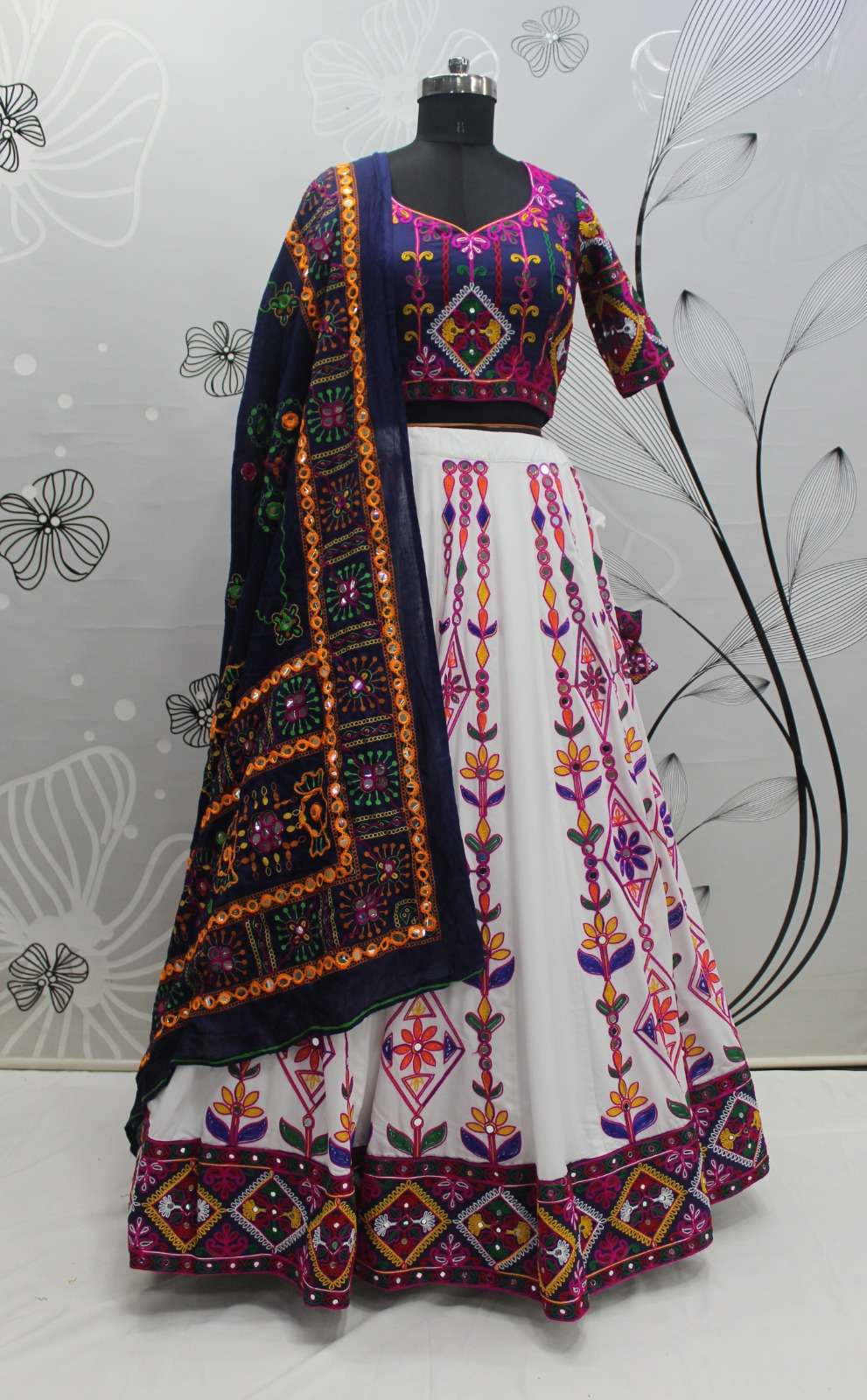SHUBHKALA PRESENTS RAAS VOL-7 DESIGNER NAVRATRI COLECTION LEHNGHA CHOLI CATALOG WHOLESALER AND EXPORTER IN SURAT 