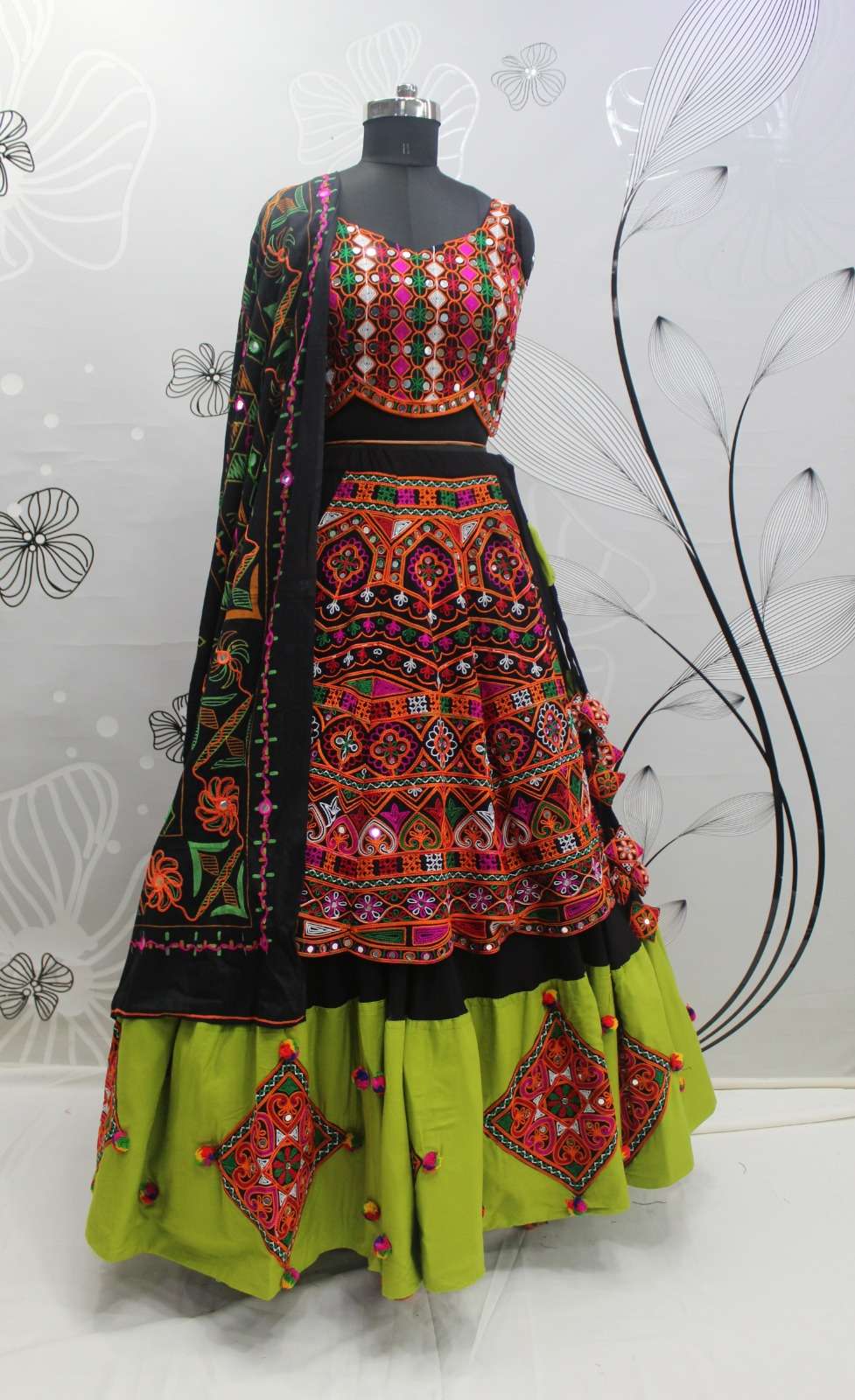 SHUBHKALA PRESENTS RAAS VOL-7 DESIGNER NAVRATRI COLECTION LEHNGHA CHOLI CATALOG WHOLESALER AND EXPORTER IN SURAT 