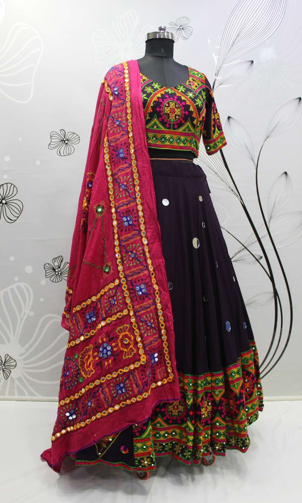 SHUBHKALA PRESENTS RAAS VOL-7 DESIGNER NAVRATRI COLECTION LEHNGHA CHOLI CATALOG WHOLESALER AND EXPORTER IN SURAT 