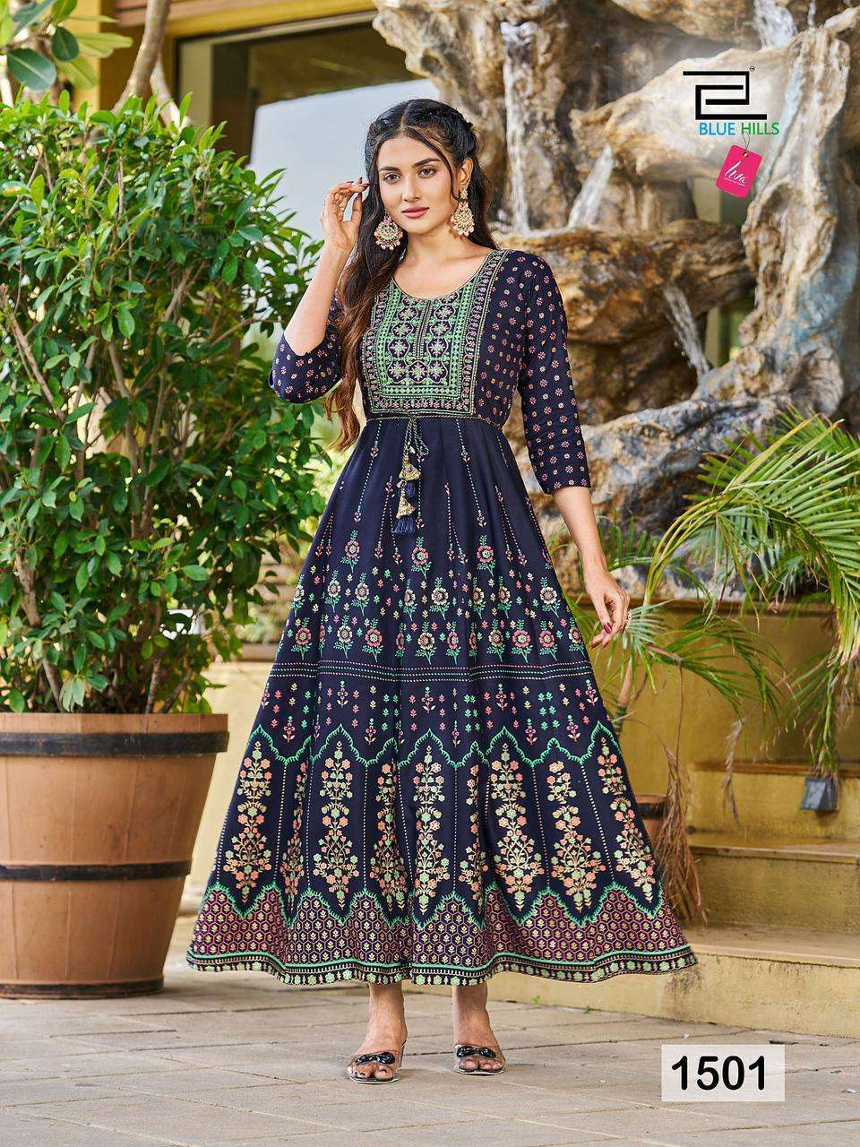 Festive Offer Combo Anarkali Kurti With Paint at Rs 2200 in New Delhi | ID:  26403416748