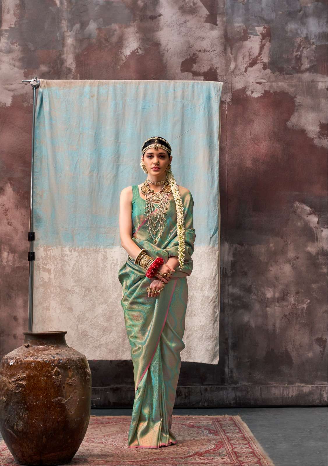 RAJBEER PRESENT KALAA-SAVOI HANDLOOM WEAVING SAREES CATALOG WHOLESALER AND EXPORTER IN SURAT 