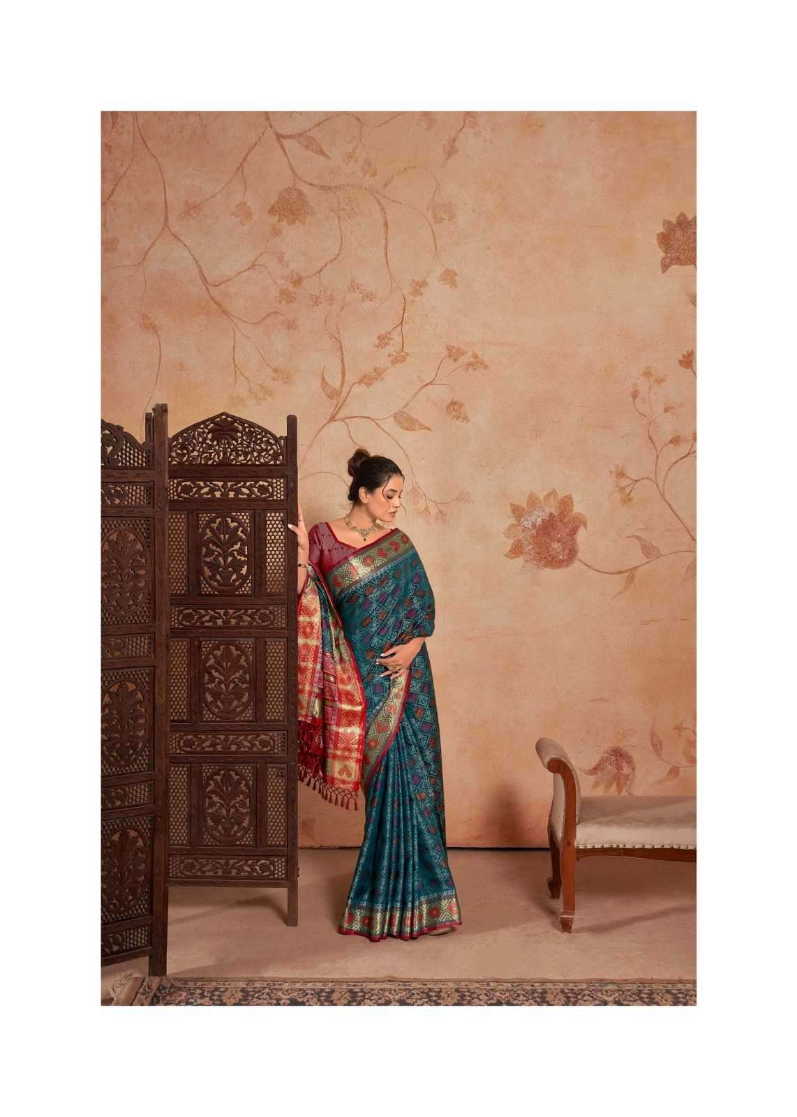 RAJPATH PRESENTS RIDDHI SIDDHI PATOLA SILK TRADITIONAL WEAR SAREES CATALOG WHOLESALER AND EXPORTER 