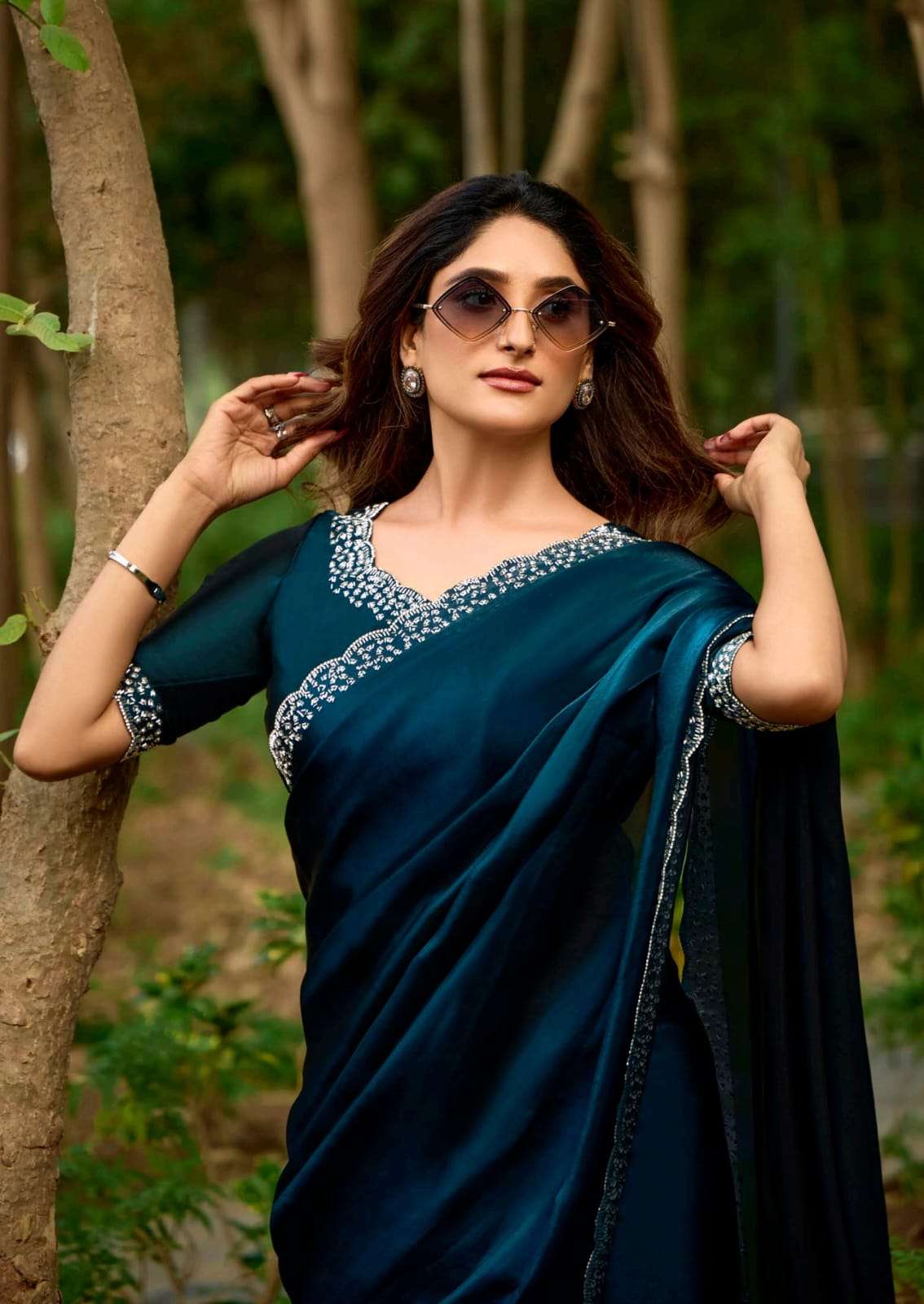 Kashvi Creation Presents Silver Stone Vol-7 Jharkan Work Fashionable Sarees Catalog Wholesaler And Exporter in Surat