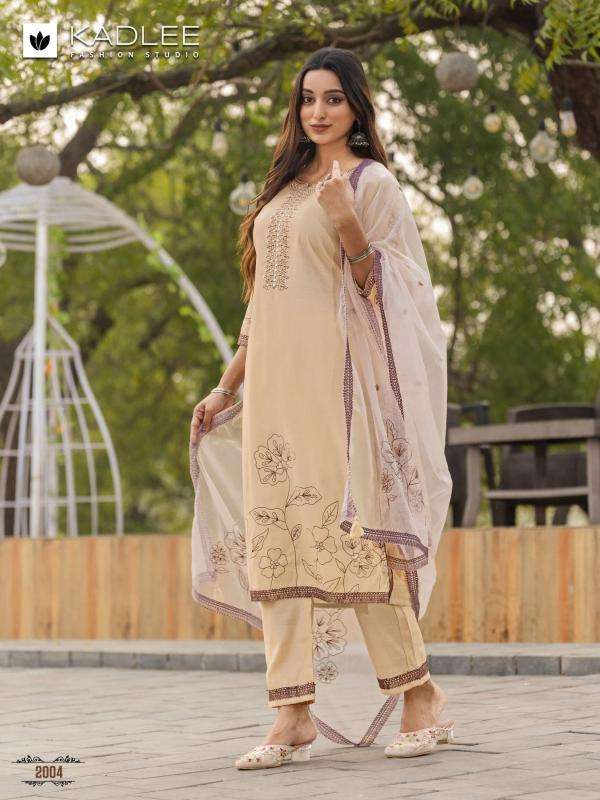 Kadlee Presents Karwaa Viscose Weaving Fully Stitch Gorgeous Kurtis Catalog Wholesaler 