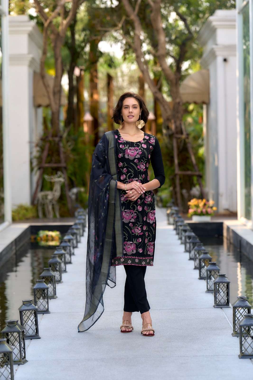 STH PRESENTS KRISHNA EXPORT DESIGNER FANCY KURTIS CATALOG WHOLESALER AND EXPORTER IN SURAT 