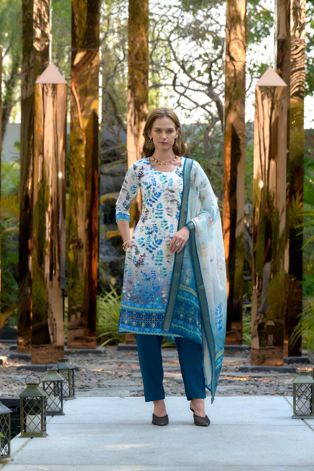 STH PRESENTS KRISHNA EXPORT DESIGNER FANCY KURTIS CATALOG WHOLESALER AND EXPORTER IN SURAT 