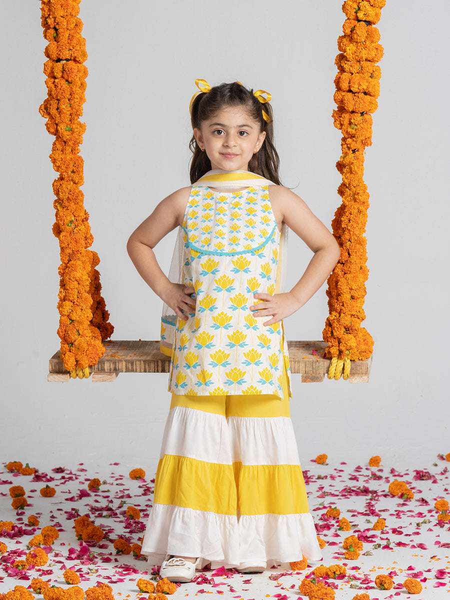 KRISHNA EXPORT PRESENTS GIRLS KURTA SETT CATALOG WHOLESALER 