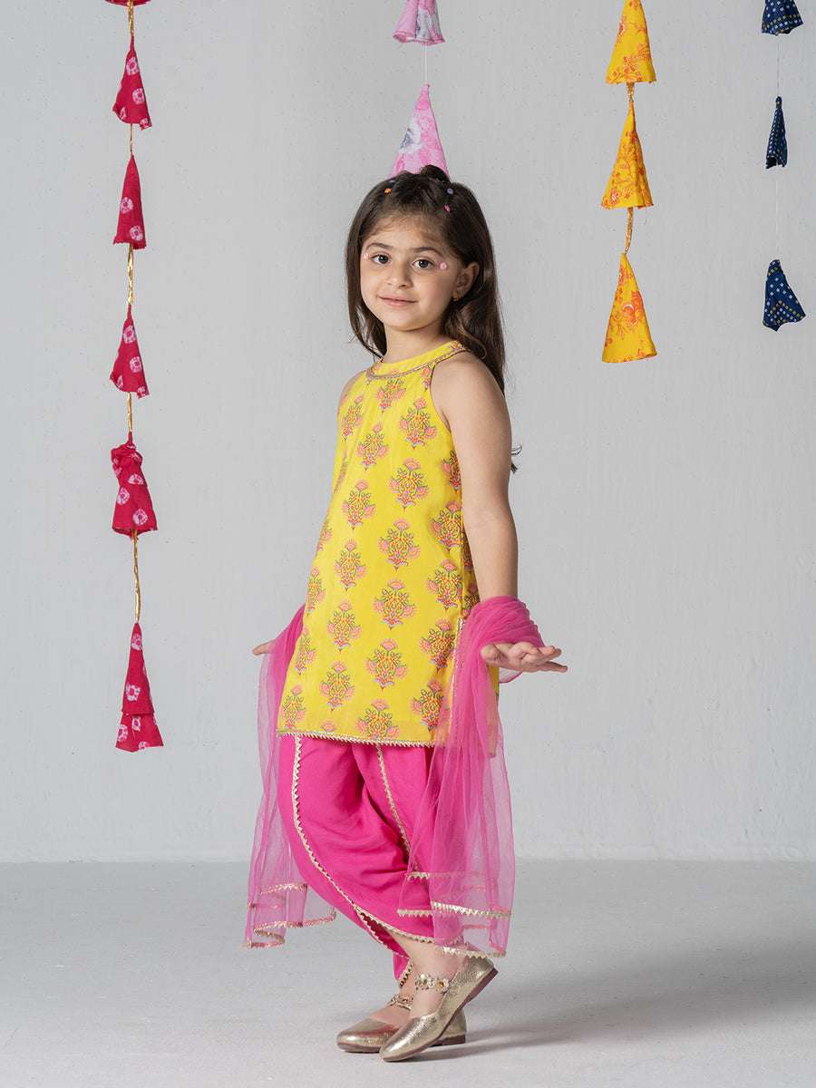 KRISHNA EXPORT PRESENTS GIRLS KURTA SETT CATALOG WHOLESALER 