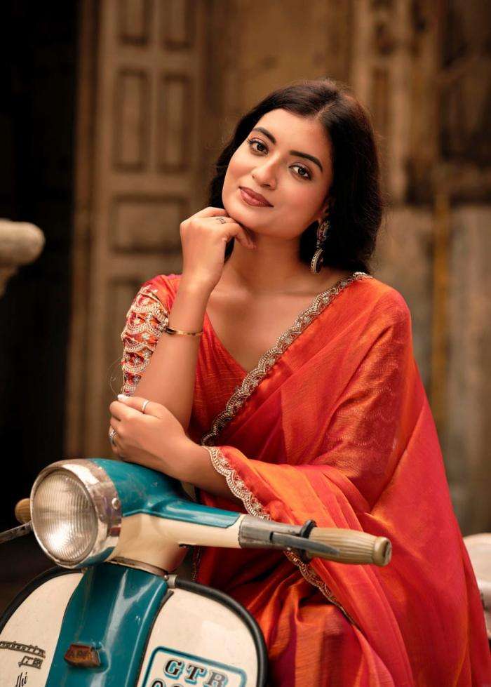 Lt Fashion Presents Magnolia Vol-8 Unique Malai Silk Sarees Catalog Wholersaler And Exporter In Surat