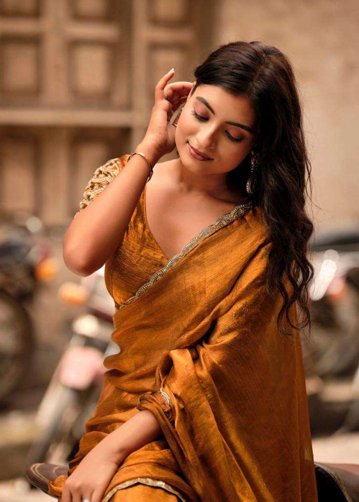 Lt Fashion Presents Magnolia Vol-8 Unique Malai Silk Sarees Catalog Wholersaler And Exporter In Surat