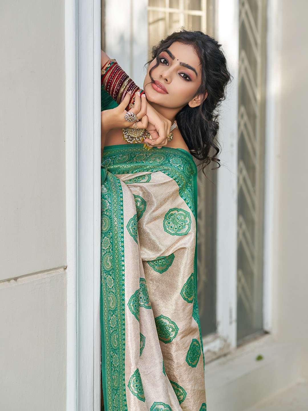 ASTITA PRESENT Kundan Silk SOUTH INDIAN STYLE SILK SAREES CATALOG WHOLESALER AND EXPORTERS