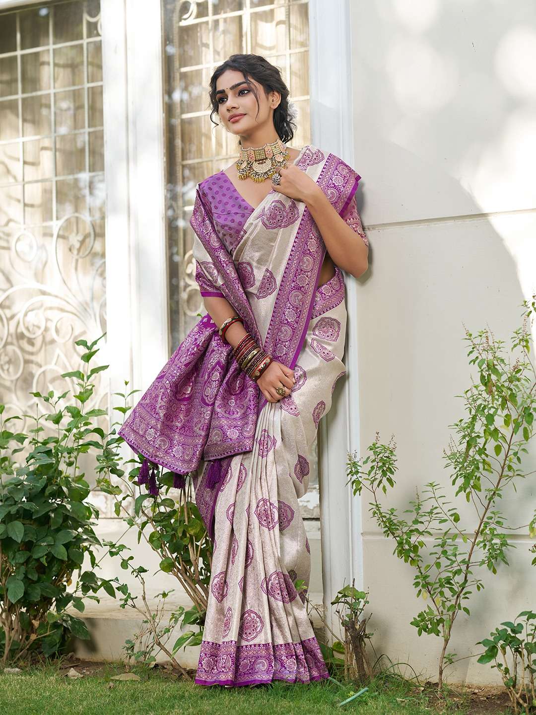 ASTITA PRESENT Kundan Silk SOUTH INDIAN STYLE SILK SAREES CATALOG WHOLESALER AND EXPORTERS