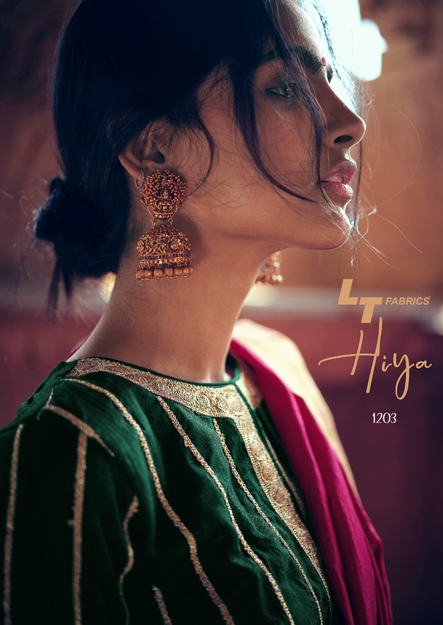 Lt Sarees Presents Hiya Beautiful Vichitra Silk Simple Elegant Looks Heavy Blouse Concept Sarees Catalogue Wholesaler